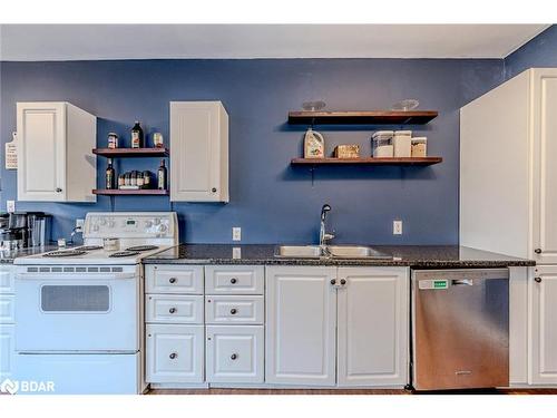 138 Cameron Street, Orillia, ON - Indoor Photo Showing Kitchen