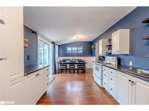 138 Cameron Street, Orillia, ON - Indoor Photo Showing Kitchen