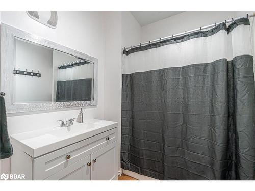 138 Cameron Street, Orillia, ON - Indoor Photo Showing Bathroom