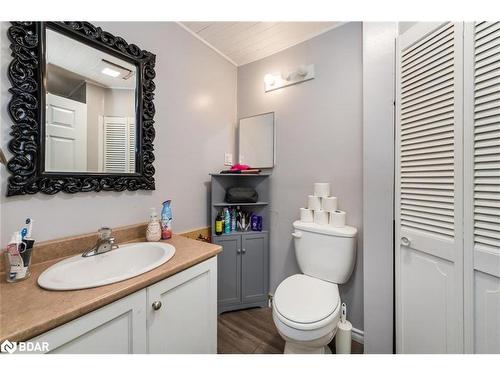 218 Hilda Street, Orillia, ON - Indoor Photo Showing Bathroom