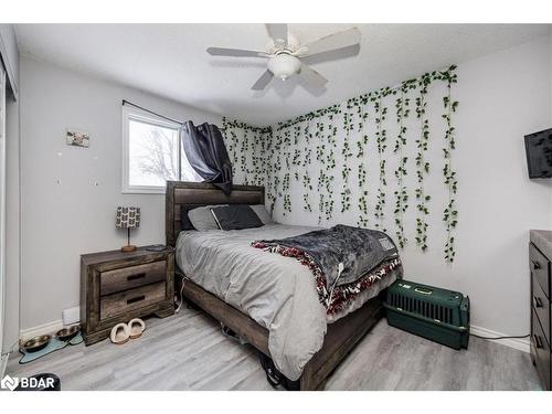 218 Hilda Street, Orillia, ON - Indoor Photo Showing Bedroom