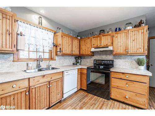 1016 Manson Lane, Gravenhurst, ON - Indoor Photo Showing Kitchen With Double Sink