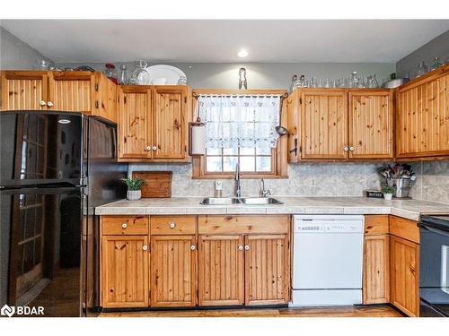 1016 Manson Lane, Gravenhurst, ON - Indoor Photo Showing Kitchen With Double Sink