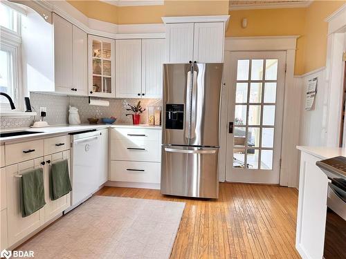 12 Elizabeth Street W, Creemore, ON - Indoor Photo Showing Kitchen With Upgraded Kitchen