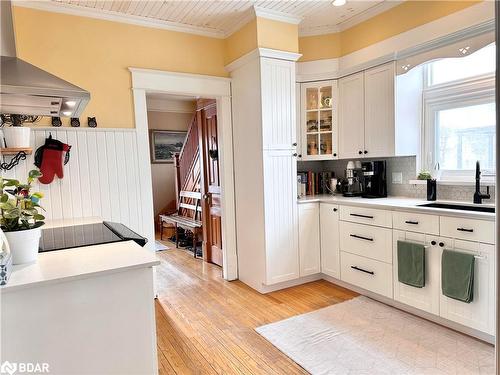 12 Elizabeth Street W, Creemore, ON - Indoor Photo Showing Kitchen