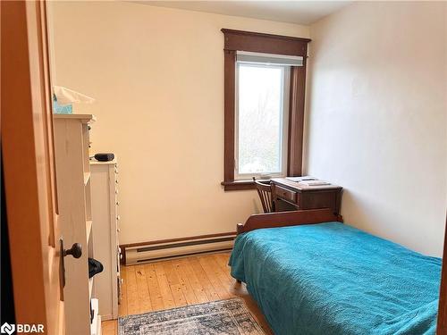 12 Elizabeth Street W, Creemore, ON - Indoor Photo Showing Bedroom