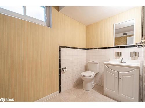 3 Pratt Road, Barrie, ON - Indoor Photo Showing Bathroom