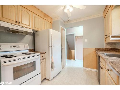 3 Pratt Road, Barrie, ON - Indoor Photo Showing Kitchen