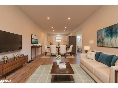 169 Peel Street, Collingwood, ON - Indoor Photo Showing Living Room