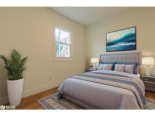 169 Peel Street, Collingwood, ON - Indoor Photo Showing Bedroom