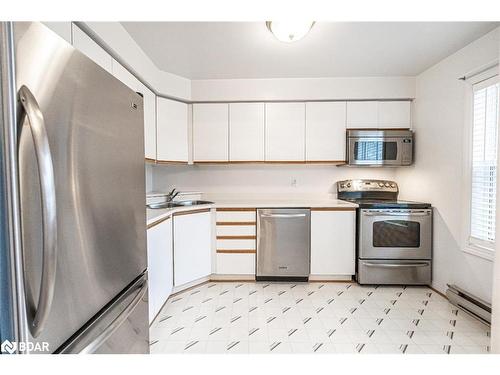 36-120 D'Ambrosio Drive, Barrie, ON - Indoor Photo Showing Kitchen With Double Sink