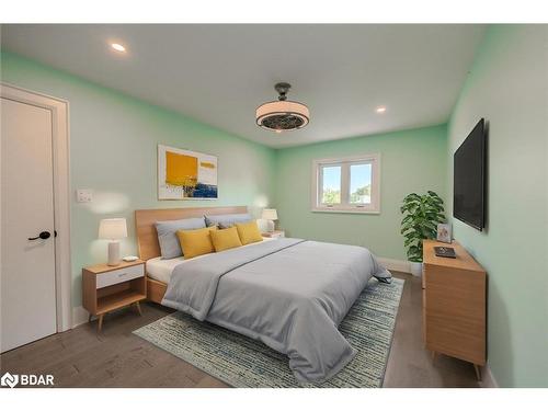 2269 Somers Boulevard, Innisfil, ON - Indoor Photo Showing Bedroom