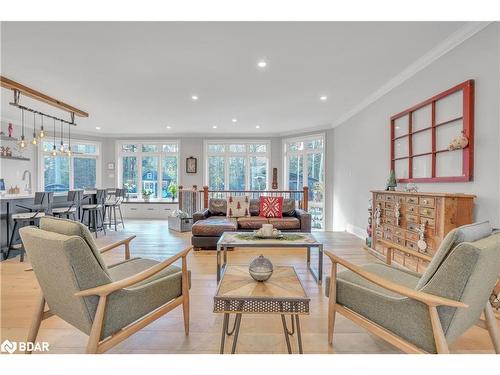 101 Budds Mill Road, Snow Valley, ON - Indoor Photo Showing Living Room