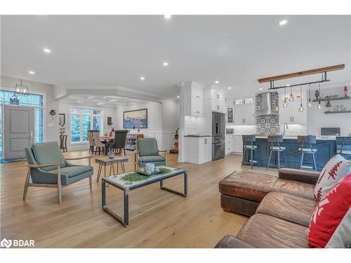 101 Budds Mill Road, Snow Valley, ON - Indoor Photo Showing Living Room