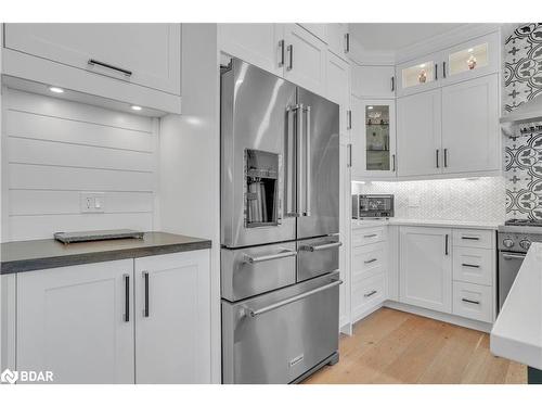 101 Budds Mill Road, Snow Valley, ON - Indoor Photo Showing Kitchen With Upgraded Kitchen