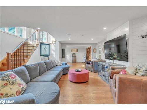 101 Budds Mill Road, Snow Valley, ON - Indoor Photo Showing Living Room