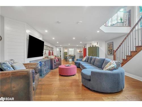 101 Budds Mill Road, Snow Valley, ON - Indoor Photo Showing Living Room