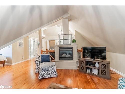 72 High Street, Barrie, ON - Indoor Photo Showing Living Room With Fireplace