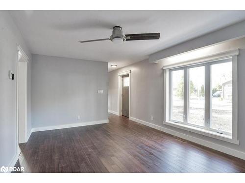 125 Oakwood Drive, Gravenhurst, ON - Indoor Photo Showing Other Room