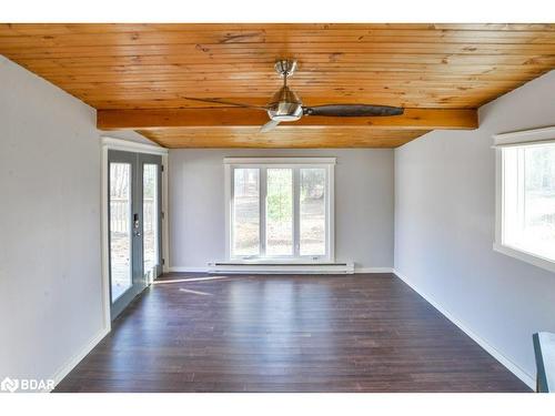 125 Oakwood Drive, Gravenhurst, ON - Indoor Photo Showing Other Room