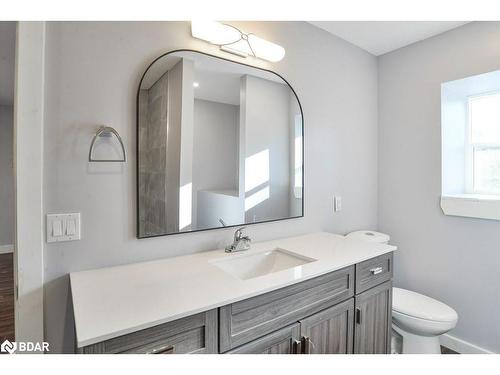 125 Oakwood Drive, Gravenhurst, ON - Indoor Photo Showing Bathroom