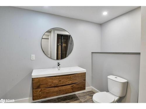 125 Oakwood Drive, Gravenhurst, ON - Indoor Photo Showing Bathroom