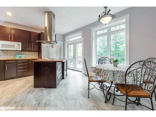 1147 Old Creamery Road, Severn, ON - Indoor Photo Showing Kitchen