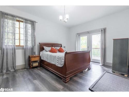 1147 Old Creamery Road, Severn, ON - Indoor Photo Showing Bedroom