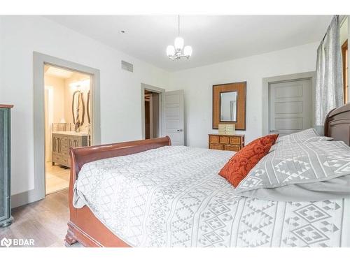 1147 Old Creamery Road, Severn, ON - Indoor Photo Showing Bedroom