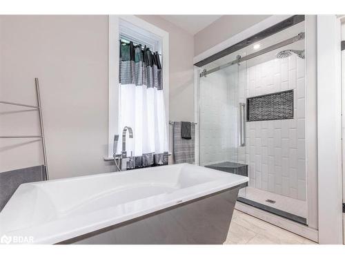 1147 Old Creamery Road, Severn, ON - Indoor Photo Showing Bathroom