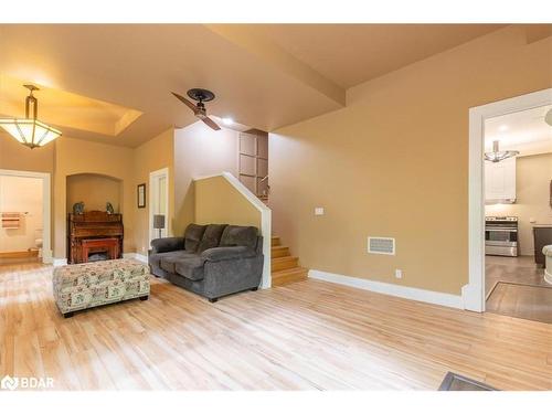 1147 Old Creamery Road, Severn, ON - Indoor Photo Showing Living Room