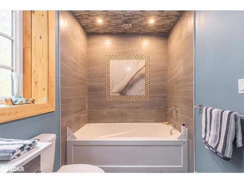 1147 Old Creamery Road, Severn, ON - Indoor Photo Showing Bathroom