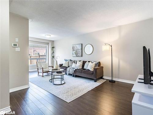 571 Rossellini Drive, Mississauga, ON - Indoor Photo Showing Living Room