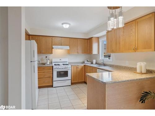 37 Gunsolus Road, Lindsay, ON - Indoor Photo Showing Kitchen With Double Sink