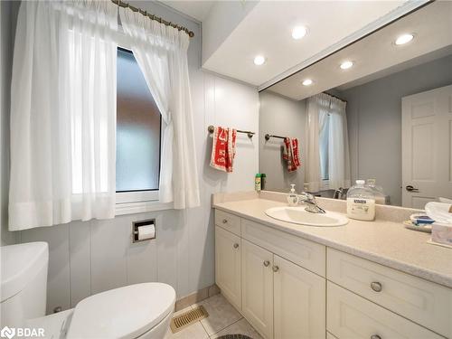 3146 Wasdell Falls Road, Washago, ON - Indoor Photo Showing Bathroom