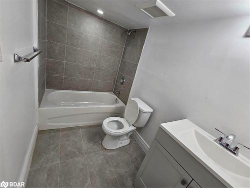 Bsmt-167 Steel Street, Barrie, ON - Indoor Photo Showing Bathroom