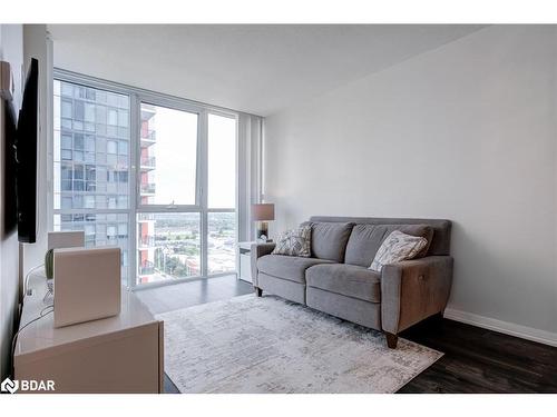 1710-75 Eglinton Avenue W, Mississauga, ON - Indoor Photo Showing Living Room