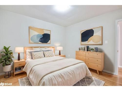 537 Huronia Road, Barrie, ON - Indoor Photo Showing Bedroom