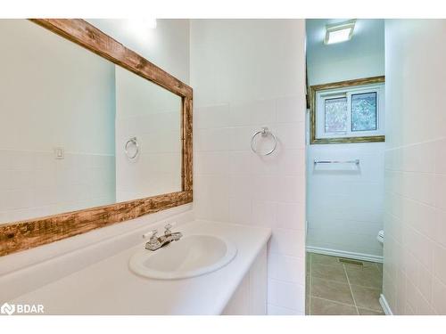 537 Huronia Road, Barrie, ON - Indoor Photo Showing Bathroom