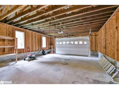 537 Huronia Road, Barrie, ON - Indoor Photo Showing Garage