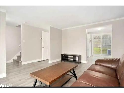 177 Woodside Avenue, Cambridge, ON - Indoor Photo Showing Living Room