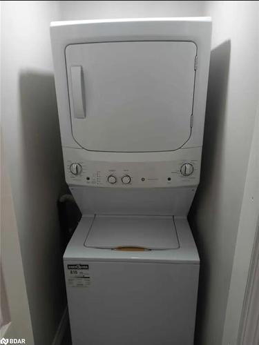 177 Woodside Avenue, Cambridge, ON - Indoor Photo Showing Laundry Room