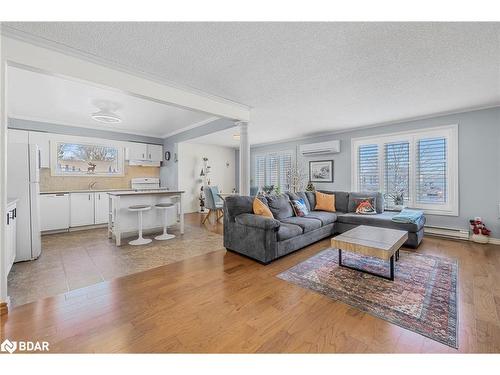 72 Cooper Street, Grand Valley, ON - Indoor Photo Showing Living Room