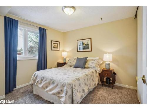 69 Irwin Drive, Barrie, ON - Indoor Photo Showing Bedroom