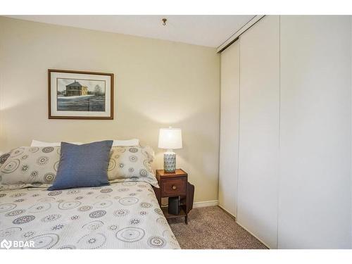 69 Irwin Drive, Barrie, ON - Indoor Photo Showing Bedroom