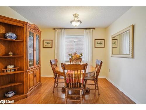 69 Irwin Drive, Barrie, ON - Indoor Photo Showing Dining Room