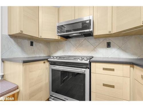 521 St Andrew Street W, Fergus, ON - Indoor Photo Showing Kitchen