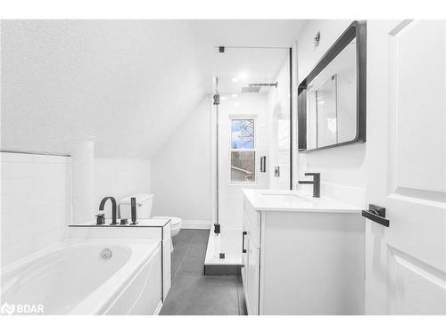 521 St Andrew Street W, Fergus, ON - Indoor Photo Showing Bathroom