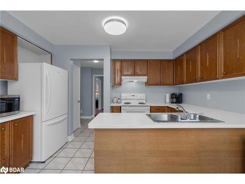 133 Cardinal Street, Barrie, ON - Indoor Photo Showing Kitchen With Double Sink