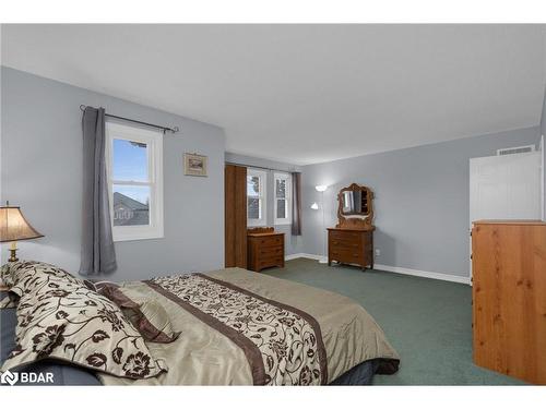 133 Cardinal Street, Barrie, ON - Indoor Photo Showing Bedroom